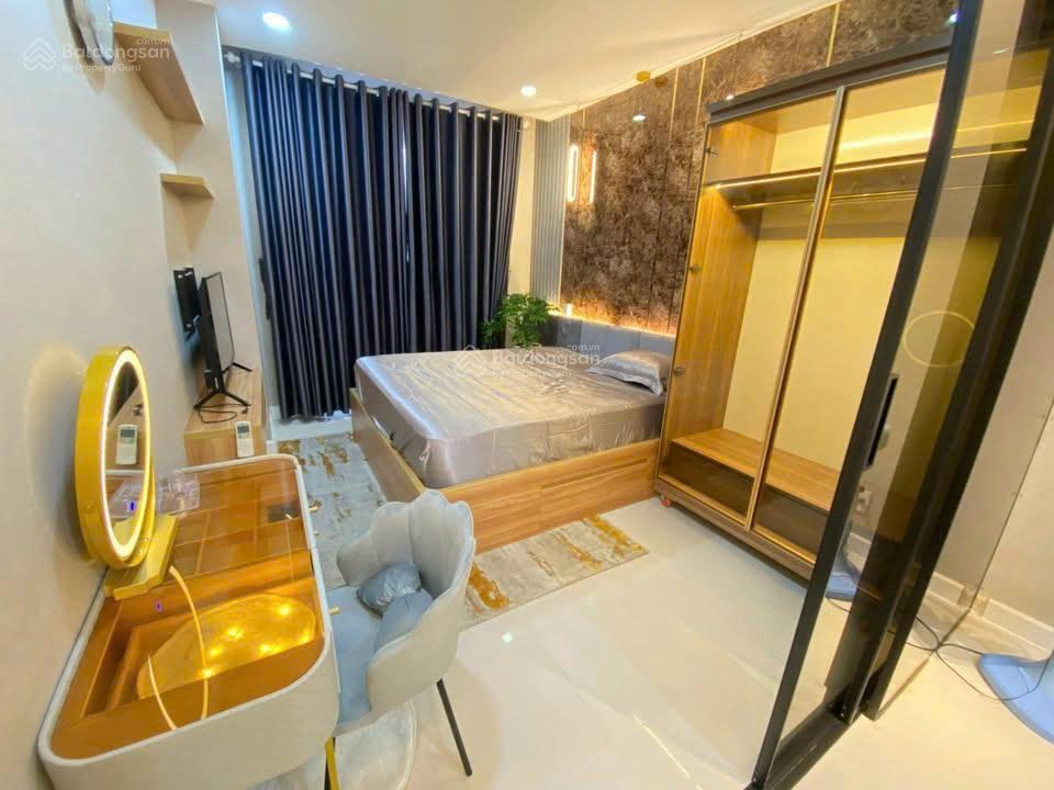 Căn hộ 50m2 bình thạnh 2pn, sổ hồng riêng, 2 tỷ, full nội thất, view máy bay, gần cv gia định