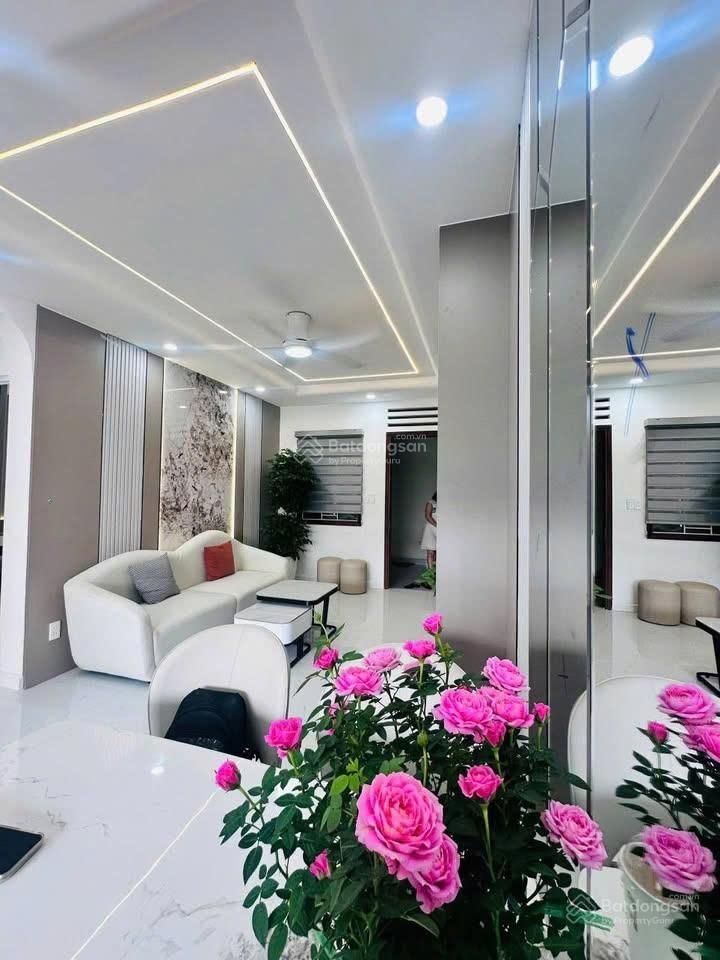 Lê quang định 50m2 2pn 2wc shr, 2 tỷ, full nội thất, vay 70%, nhận thuê lại 15tr/tháng 0798 367 ***