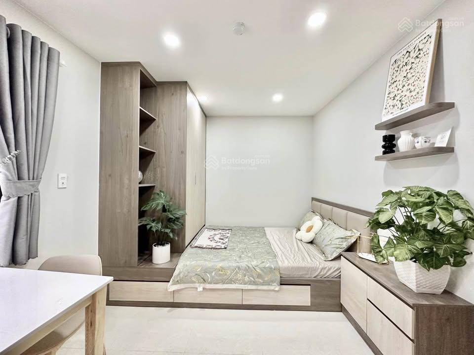 Bán chung cư 2pn, 50m2 tại nguyễn văn đậu, 2 tỷ giá ưu đãi, nhiều tiện ích, full nội thất, vay 70%