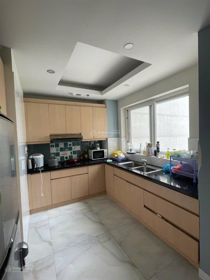 Cần cho thuê căn hộ sky center. dt 129m2, 3pn, 3wc. giá 25tr/th.  0365 695 ***
