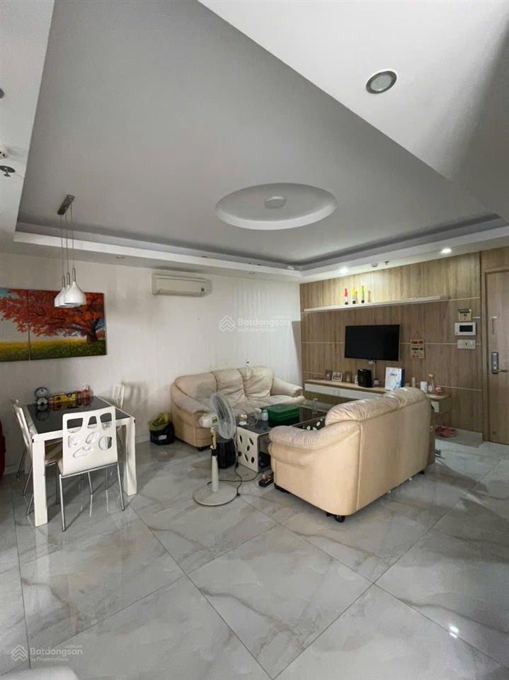 Cần cho thuê căn hộ sky center. dt 129m2, 3pn, 3wc. giá 25tr/th.  0365 695 ***
