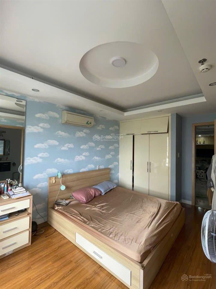 Cần cho thuê căn hộ sky center. dt 129m2, 3pn, 3wc. giá 25tr/th.  0365 695 ***