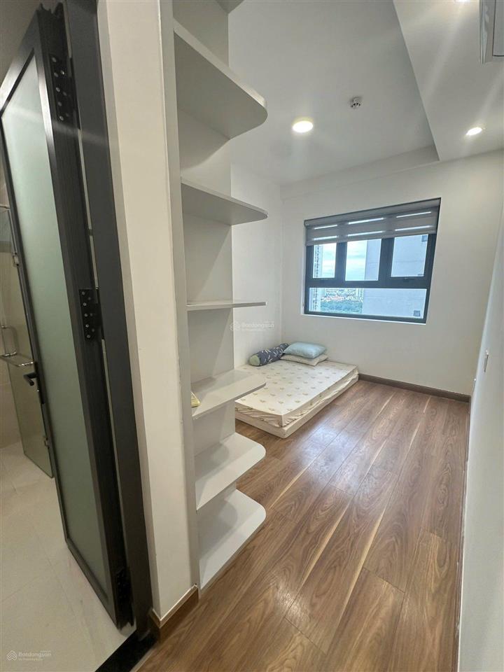 Cần cho thuê gấp căn hộ golden mansion. dt 74m2, 2pn, 2wc. giá 16tr/th.  0365 695 ***