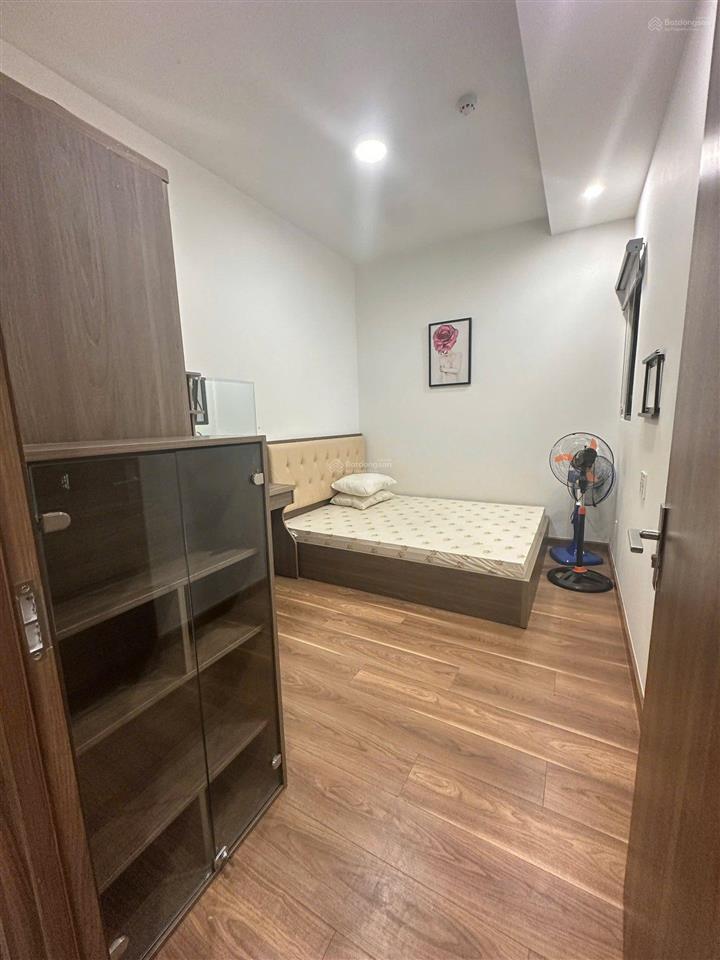 Cần cho thuê gấp căn hộ golden mansion. dt 74m2, 2pn, 2wc. giá 16tr/th.  0365 695 ***