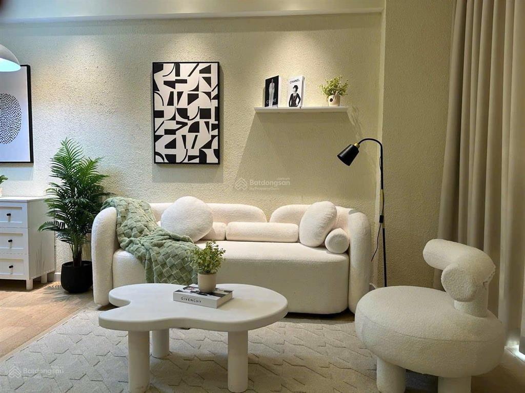 Cần cho thuê căn hộ kingston residence. dt 82m2, 2pn, 2wc. giá 19tr/th.  0365 695 ***