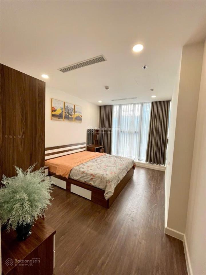 Cần cho thuê gấp căn hộ đẹp ở gold view. dt 80m2, 2pn, 2wc. giá 20tr/th.  0365 695 ***