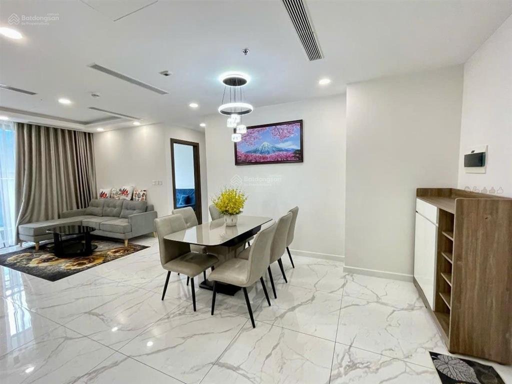 Cần cho thuê gấp căn hộ đẹp ở gold view. dt 80m2, 2pn, 2wc. giá 20tr/th.  0365 695 ***