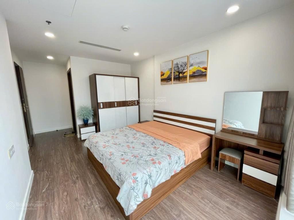 Cần cho thuê gấp căn hộ đẹp ở gold view. dt 80m2, 2pn, 2wc. giá 20tr/th.  0365 695 ***