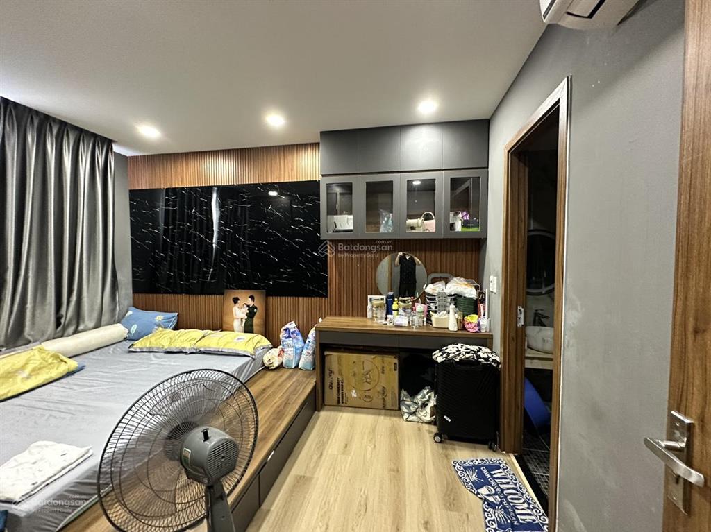 Cần cho thuê gấp căn hộ kingston residence. dt 74m2, 2pn, 2wc. giá 22tr/th.  0365 695 ***