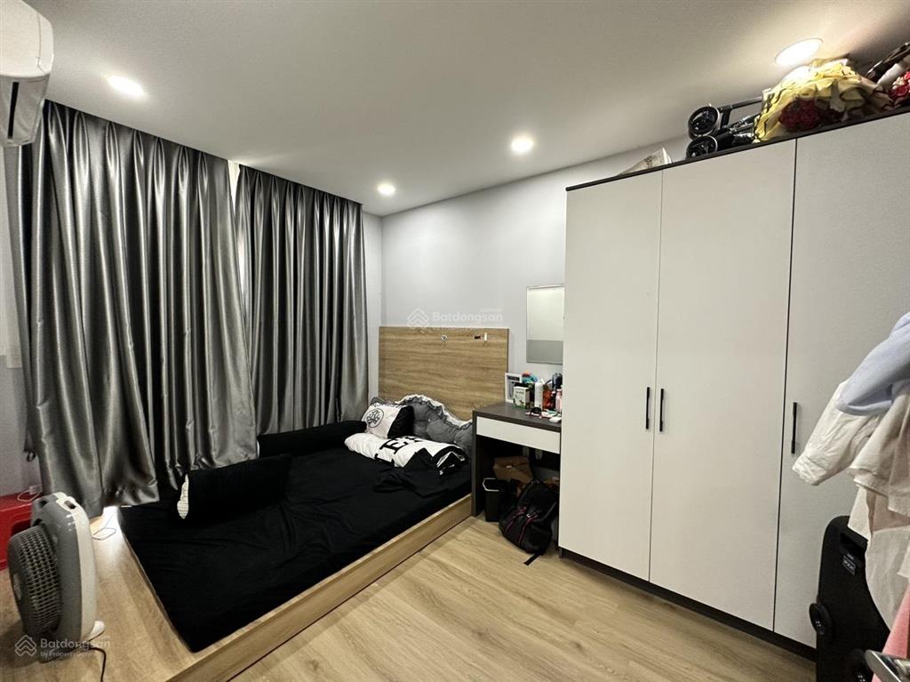 Cần cho thuê gấp căn hộ kingston residence. dt 74m2, 2pn, 2wc. giá 22tr/th.  0365 695 ***