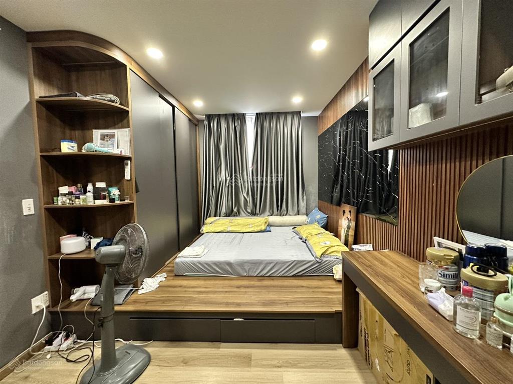 Cần cho thuê gấp căn hộ kingston residence. dt 74m2, 2pn, 2wc. giá 22tr/th.  0365 695 ***