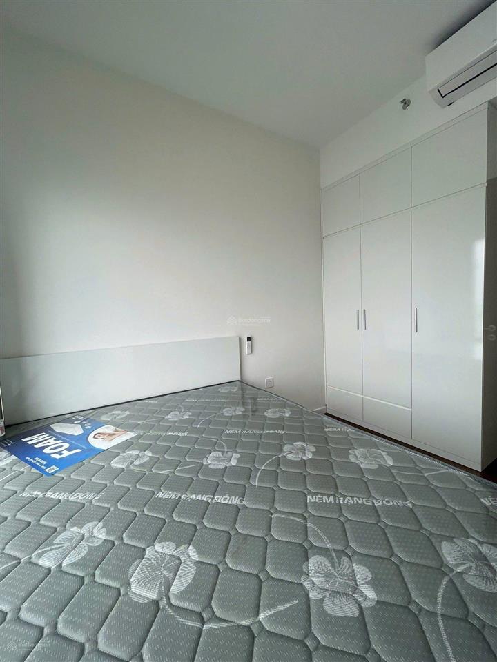 Cho thuê căn hộ 2pn, 2wc, 87m2, 16 triệu vnd tại central garden.  0365 695 ***