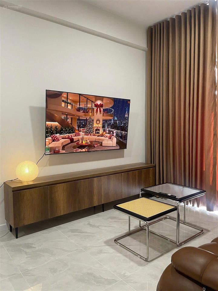 Cho thuê căn hộ 2pn, 2wc, 87m2, 16 triệu vnd tại central garden.  0365 695 ***