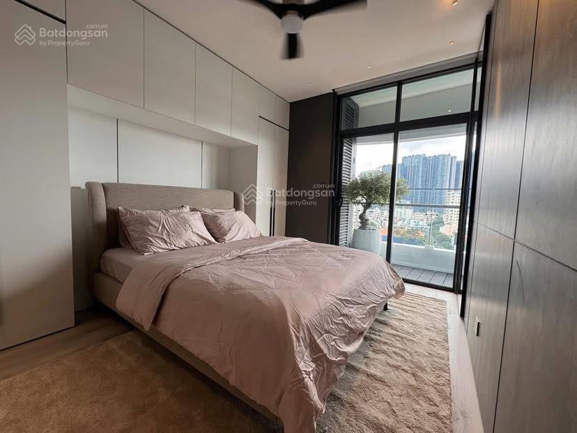 Cần cho thuê gấp căn hộ the gold view. dt 117m2, 3pn, 2wc. giá 25tr/th.  0365 695 ***