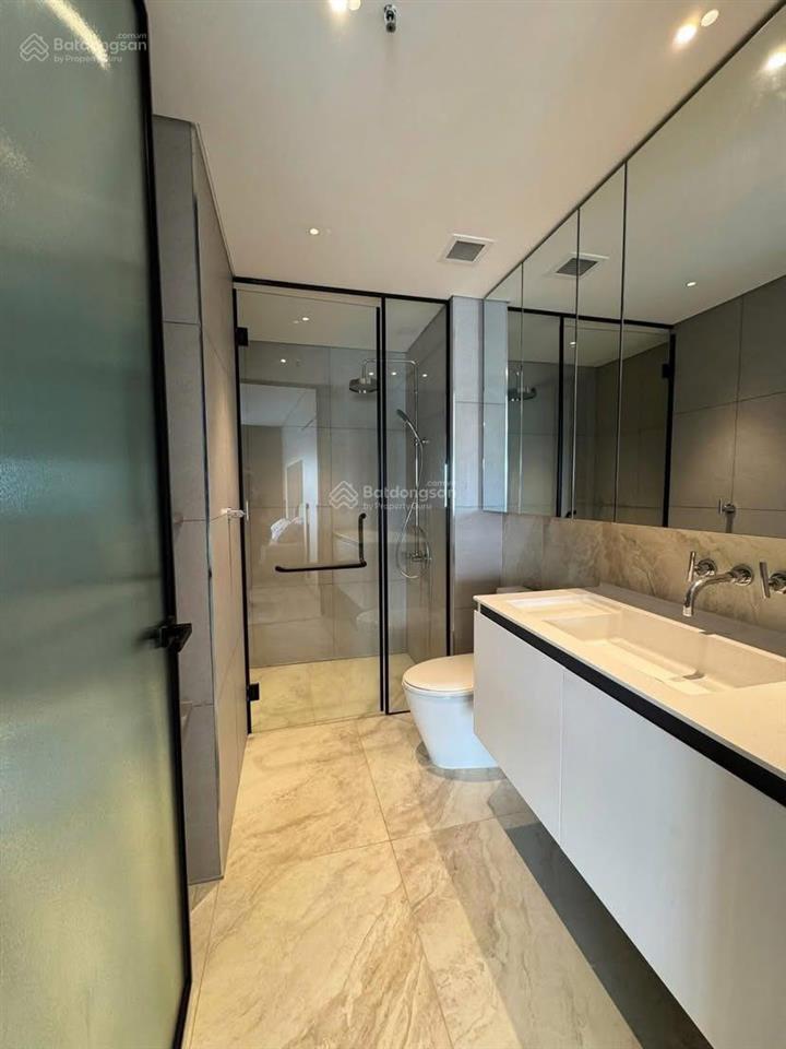 Cần cho thuê gấp căn hộ the gold view. dt 117m2, 3pn, 2wc. giá 25tr/th.  0365 695 ***