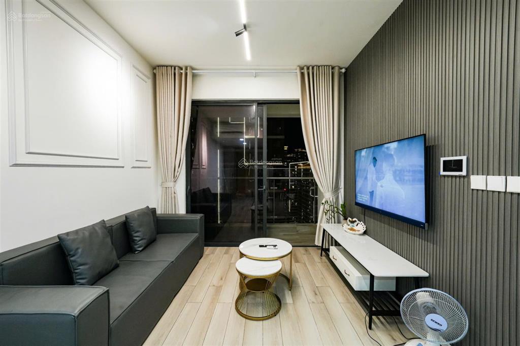 Cần cho thuê gấp căn hộ sky center. dt 80m2, 2pn, 2wc. giá 16tr/th.  0365 695 ***