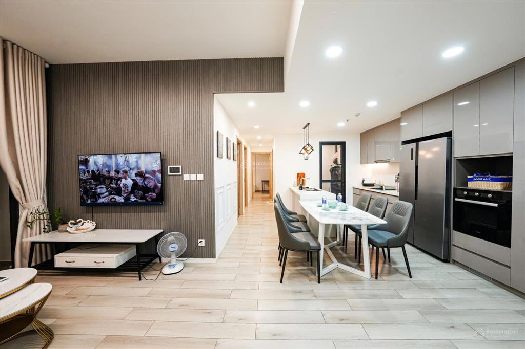 Cần cho thuê gấp căn hộ sky center. dt 80m2, 2pn, 2wc. giá 16tr/th.  0365 695 ***