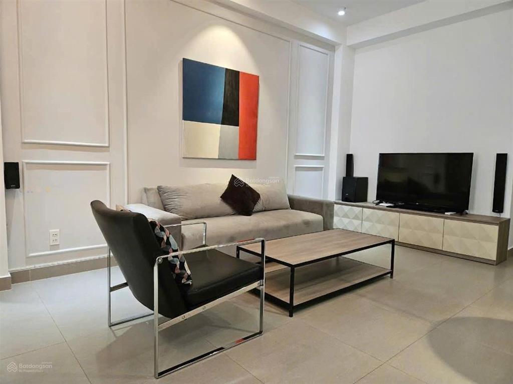 Cần cho thuê gấp căn hộ sky center. dt 36m², officetel, 1wc. giá 12tr/th.  0365 695 ***