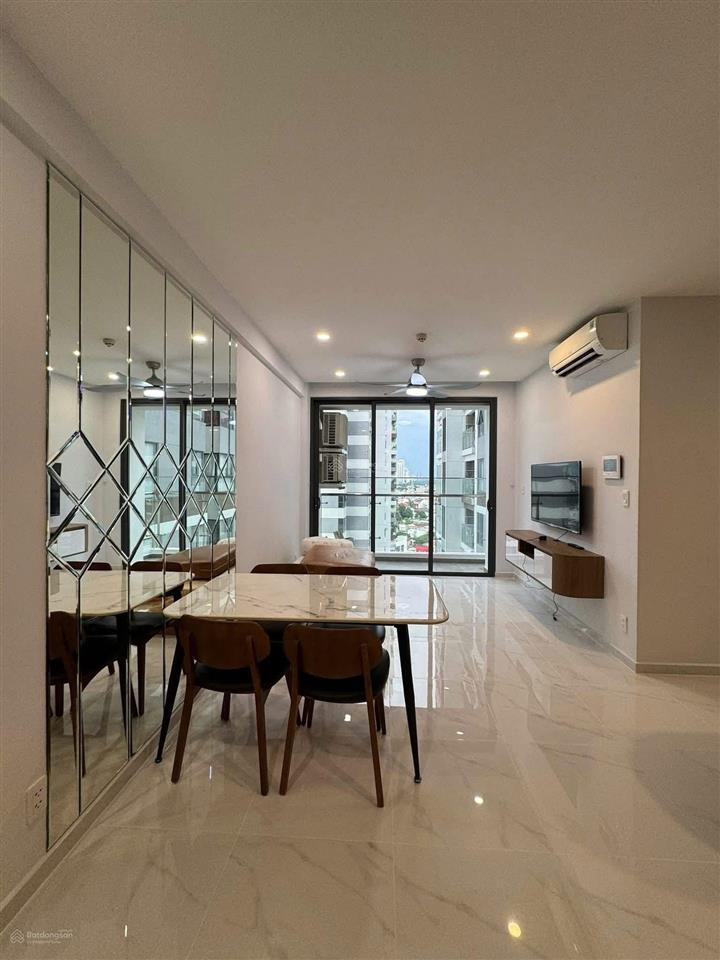 Cần cho thuê căn hộ de la sol q4. 2pn, 2wc. dt 74m². giá 20tr/th.  0365 695 ***