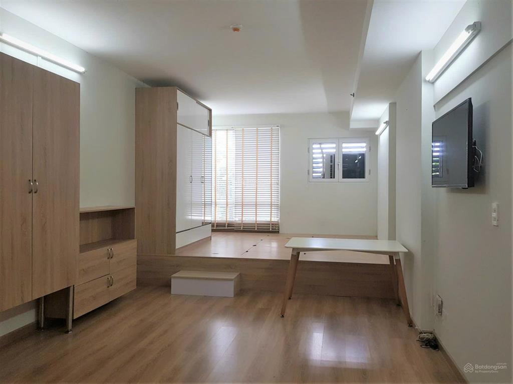 Cần cho thuê gấp căn hộ charmington. dt 44m2, officetel, 1wc. giá 12tr/th.  0365 695 ***