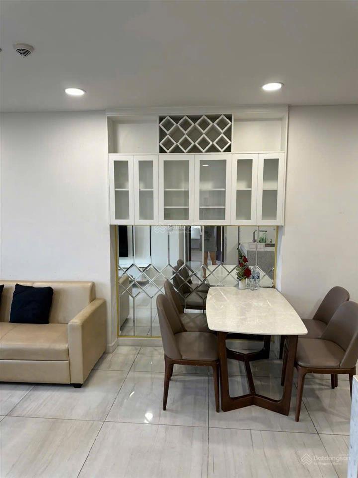 Cần cho thuê gấp căn hộ orchard garden. dt 70m2, 2pn, 2wc. giá 16tr/th.  0365 695 ***