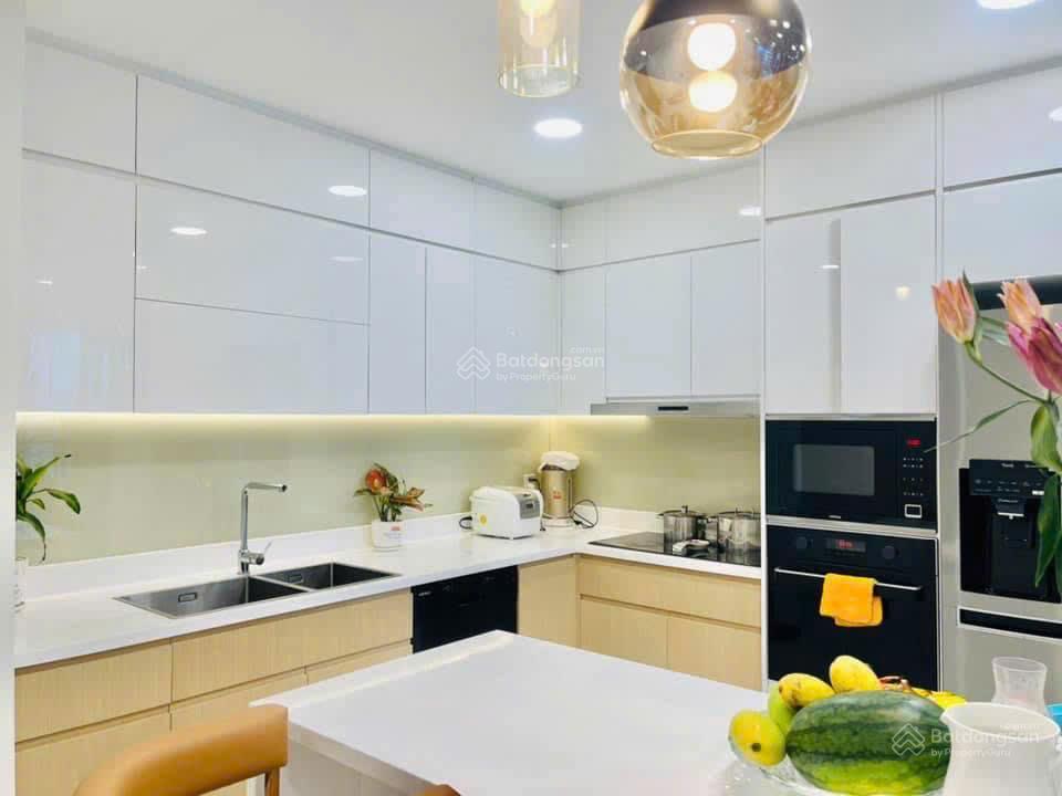 Cần cho thuê gấp căn hộ kingston residence. dt 80m2, 2pn, 2wc. giá 21tr/th.  0365 695 ***