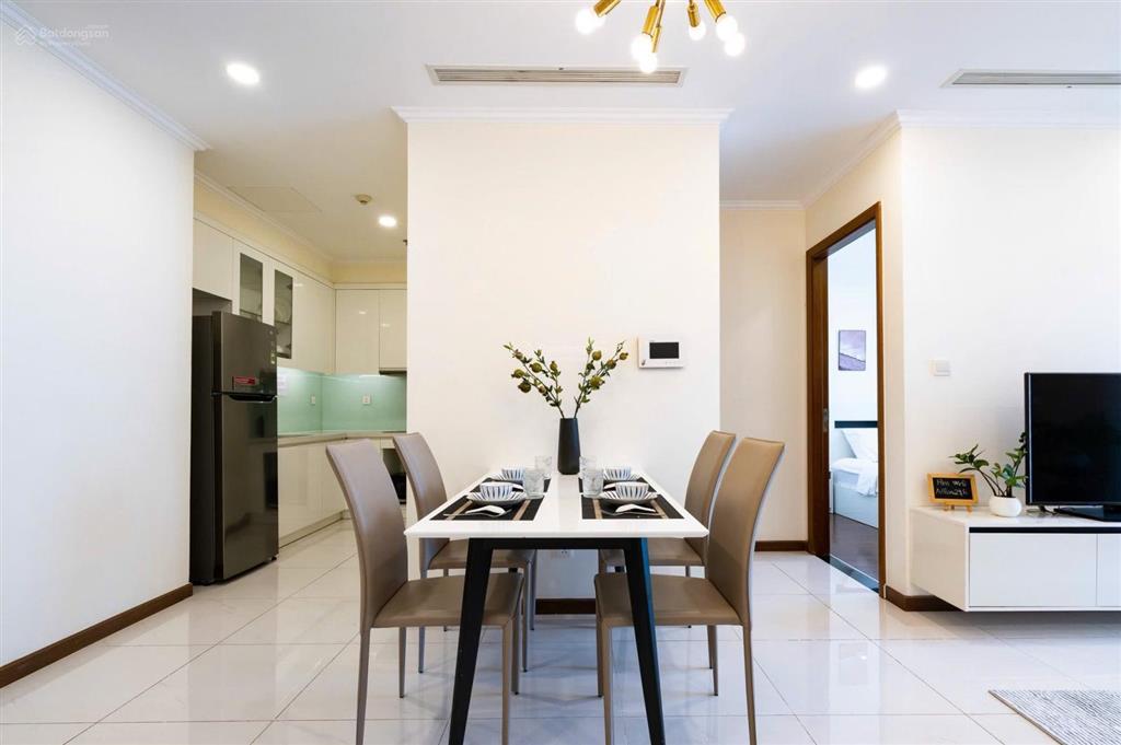 Cần cho thuê gấp căn hộ sky center. dt 74m2, 2pn, 2wc. giá 16tr/th.  0365 695 ***