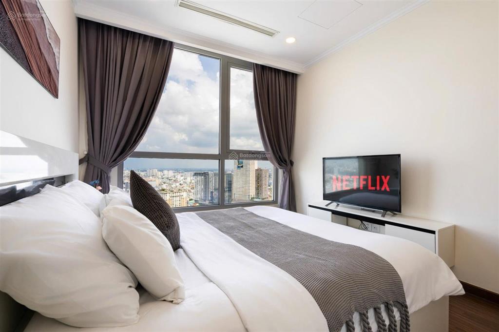 Cần cho thuê gấp căn hộ sky center. dt 74m2, 2pn, 2wc. giá 16tr/th.  0365 695 ***