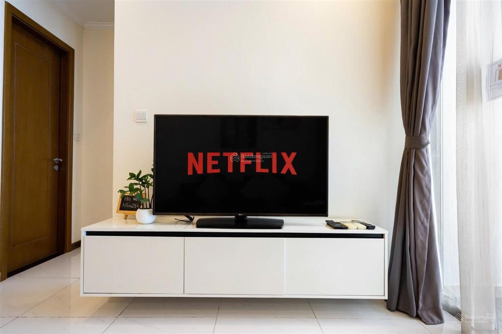 Cần cho thuê gấp căn hộ sky center. dt 74m2, 2pn, 2wc. giá 16tr/th.  0365 695 ***