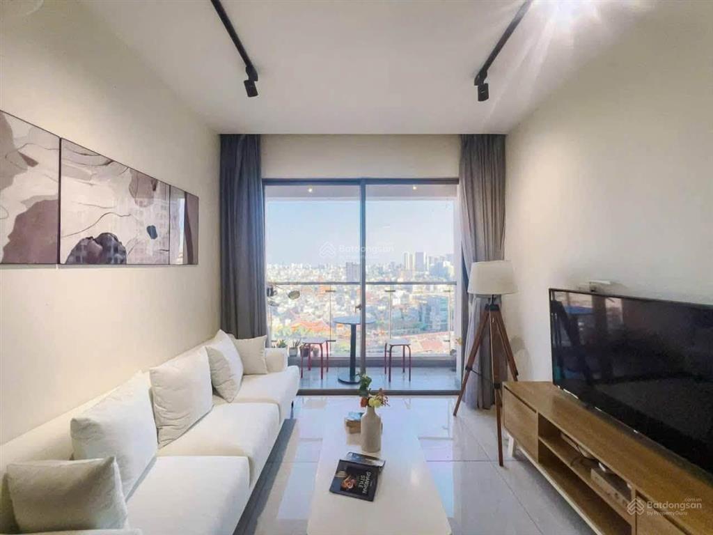 Cần cho thuê gấp căn hộ masteri millennium. dt 72m2, 2pn, 2wc. giá 25tr/th.  0365 695 ***