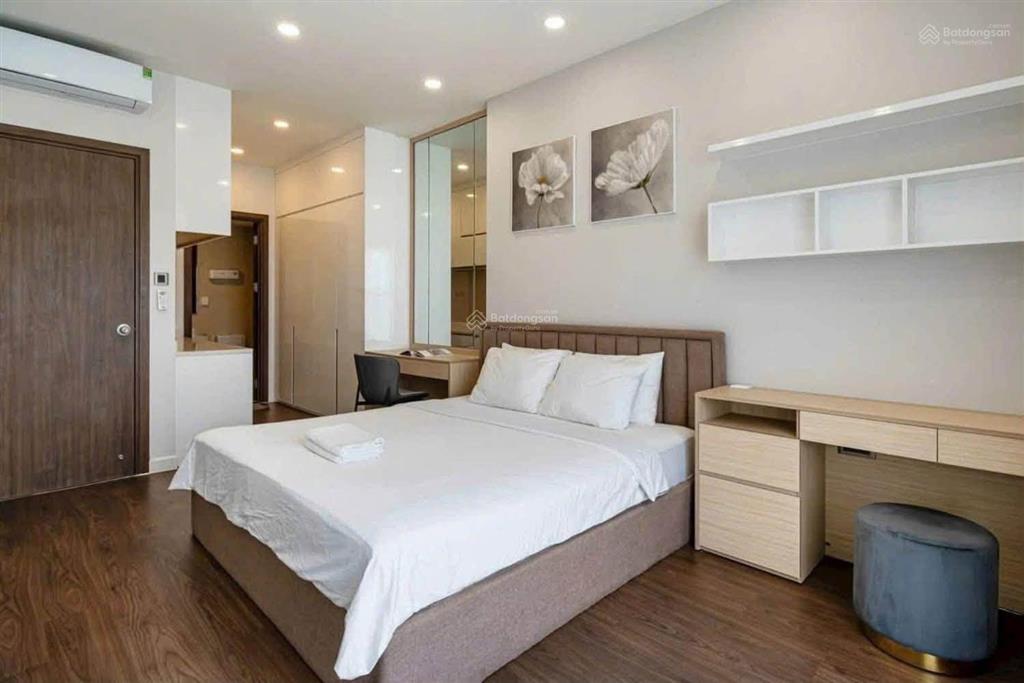 Cho thuê cc hùng vương plaza, 127m2, 3pn, 2wc, giá rất hời chỉ với 21 triệu.  0365 695 ***