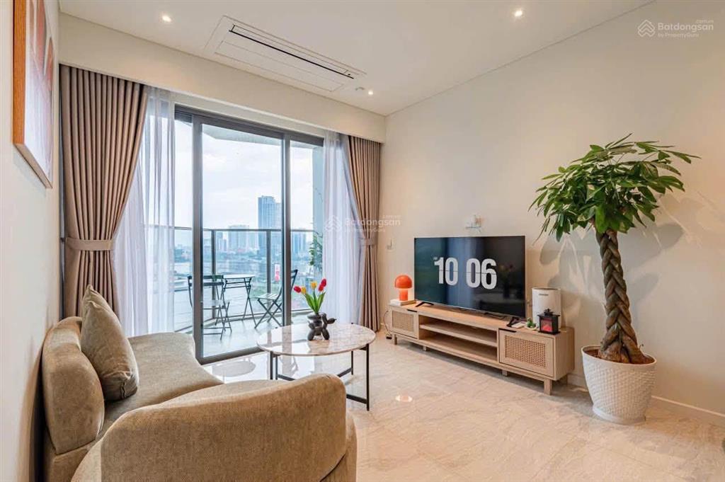 Cần cho thuê gấp căn hộ sunwah pearl. dt 100m2, 2+1pn, 2wc. giá 45tr/th.  0365 695 ***