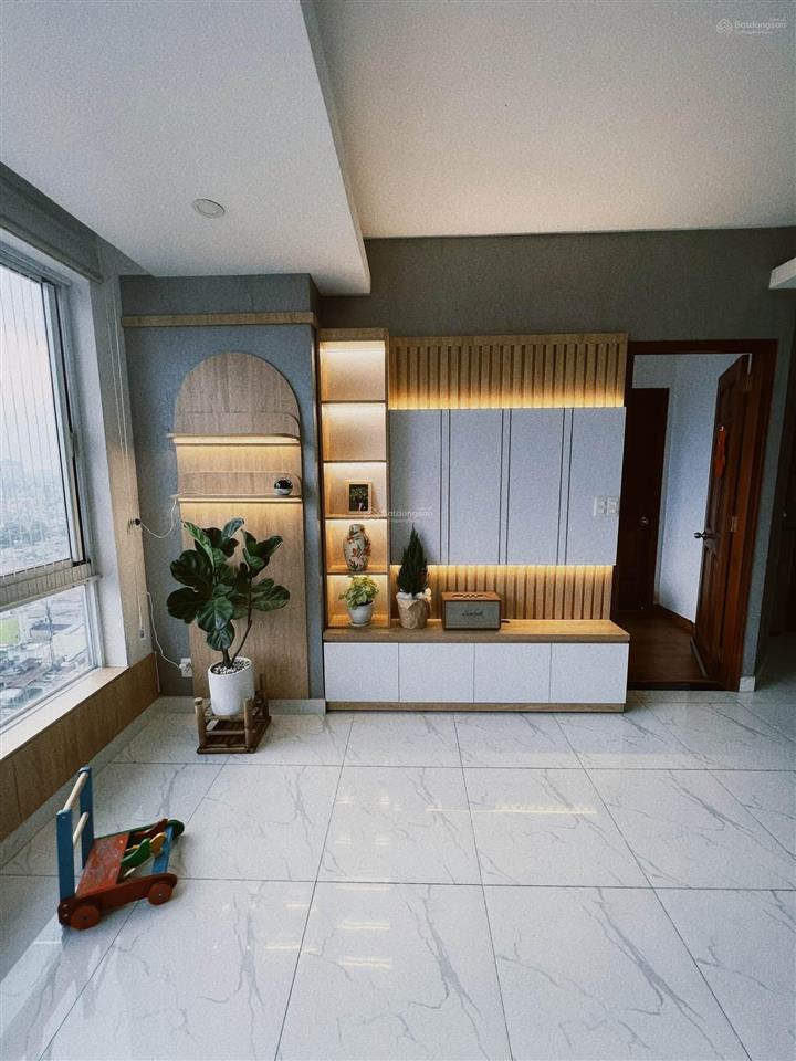 Cần cho thuê gấp chung cư vạn đô. dt 86m2, 2pn, 2wc. giá 15tr/th.  0365 695 ***