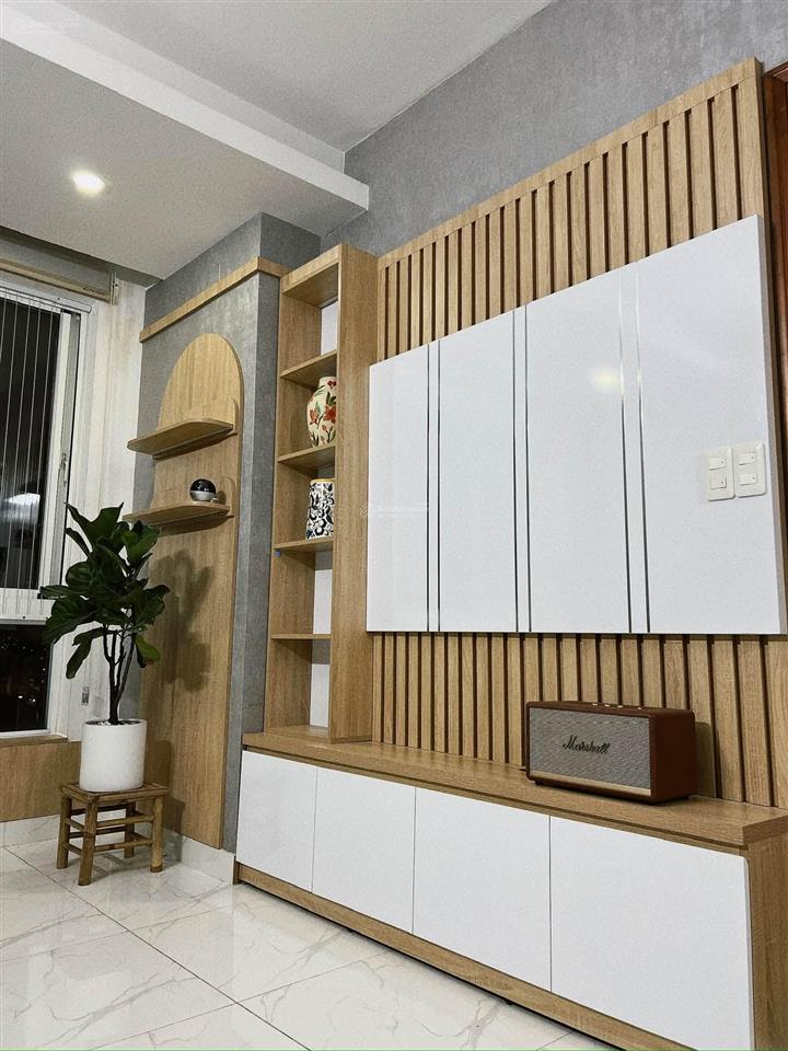 Cần cho thuê gấp chung cư vạn đô. dt 86m2, 2pn, 2wc. giá 15tr/th.  0365 695 ***
