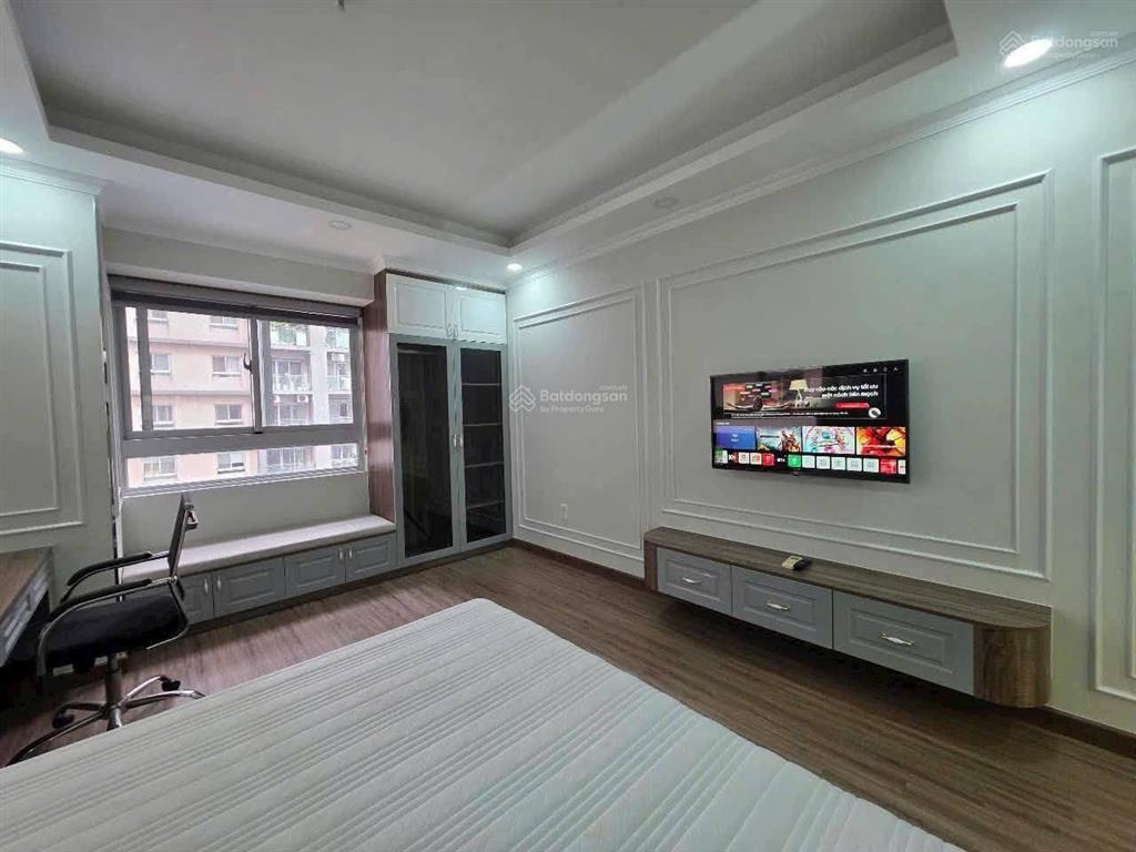 Cần cho thuê gấp căn hộ đẹp ở gold view. dt 82m2, 2pn, 2wc. giá 23tr/th.  0365 695 ***