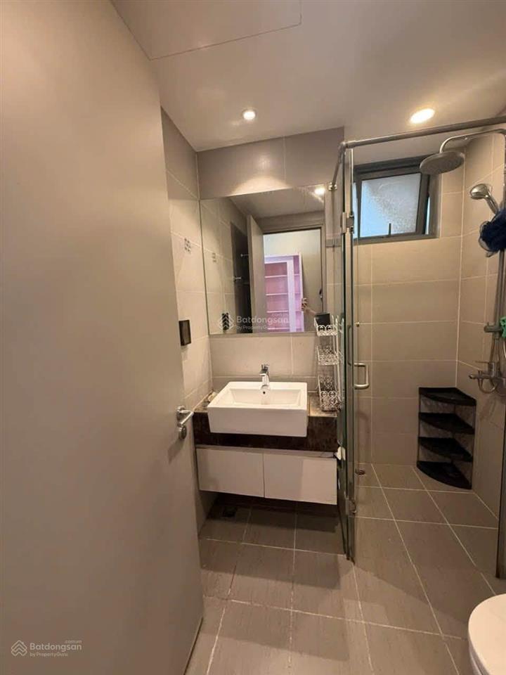 Cần cho thuê gấp căn hộ hà đô quận 10. dt 57m2, 1+1pn, 1wc. giá 20tr/th.  0365 695 ***