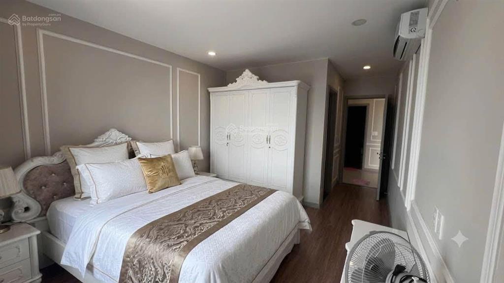 Cần cho thuê gấp căn hộ hà đô quận 10. dt 57m2, 1+1pn, 1wc. giá 20tr/th.  0365 695 ***