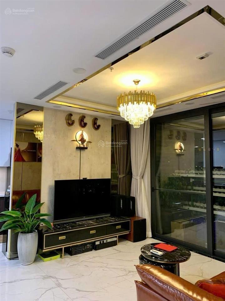 Cần cho thuê gấp căn hộ park legend. dt 70m2, 2pn, 2wc. giá 17tr/th.  0365 695 ***