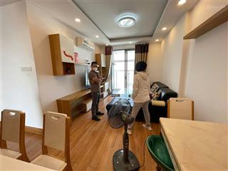 Cần cho thuê gấp căn hộ kingston residence. dt 80m2, 2pn, 2wc. giá 20tr/th.  0365 695 ***