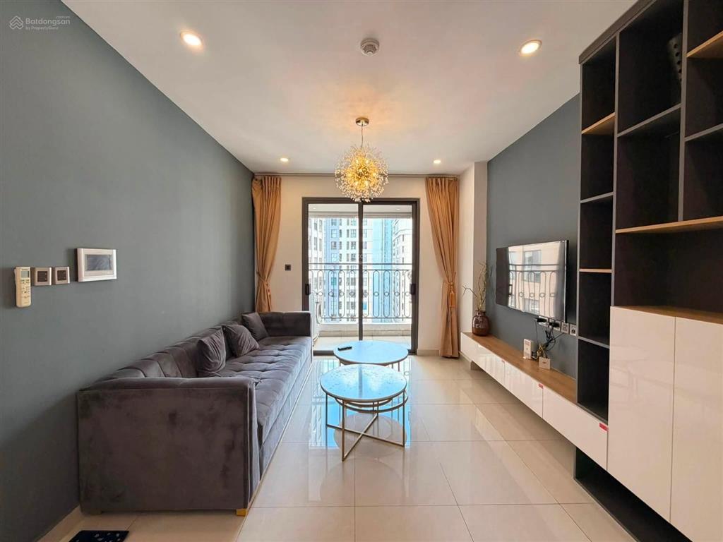 Cần cho thuê gấp căn hộ saigon royal. dt 81m2, 2pn, 2wc. giá 25tr/th.  0365 695 ***