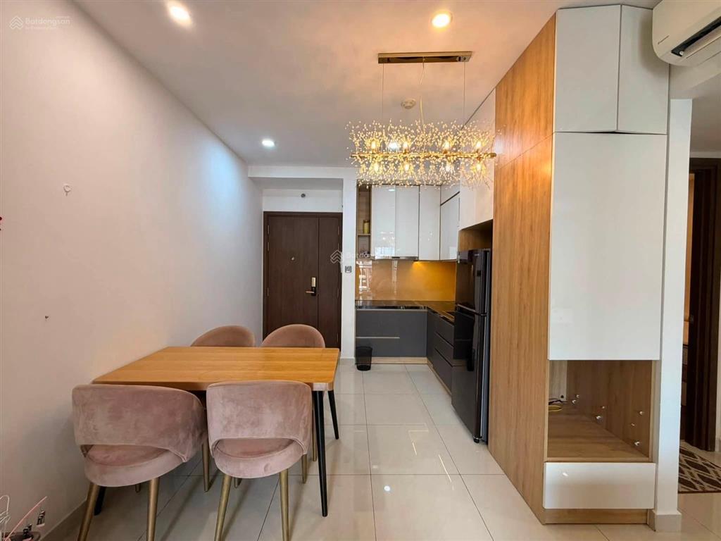 Cần cho thuê gấp căn hộ saigon royal. dt 81m2, 2pn, 2wc. giá 25tr/th.  0365 695 ***