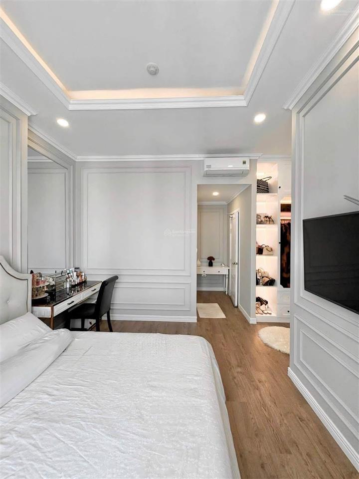 Cần cho thuê gấp căn hộ tại tòa nhà horizon. dt 102m2, 2pn, 2wc. giá 22tr/th.  0365 695 ***