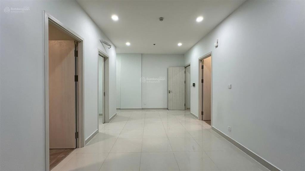 Cần cho thuê gấp căn hộ dhomme. dt 100m2, 3pn, 3wc. giá 20tr/th.  0365 695 ***