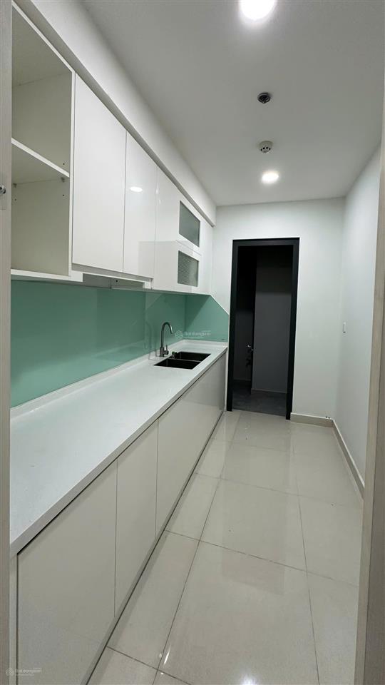 Cần cho thuê gấp căn hộ dhomme. dt 100m2, 3pn, 3wc. giá 20tr/th.  0365 695 ***