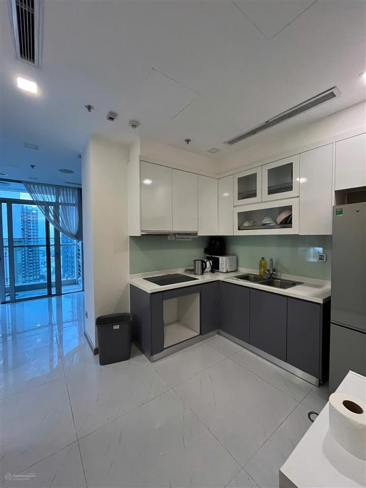 Cho thuê căn hộ vinhomes central park. dt 37m2, officetel, 1wc. giá 17tr/th.  0365 695 ***