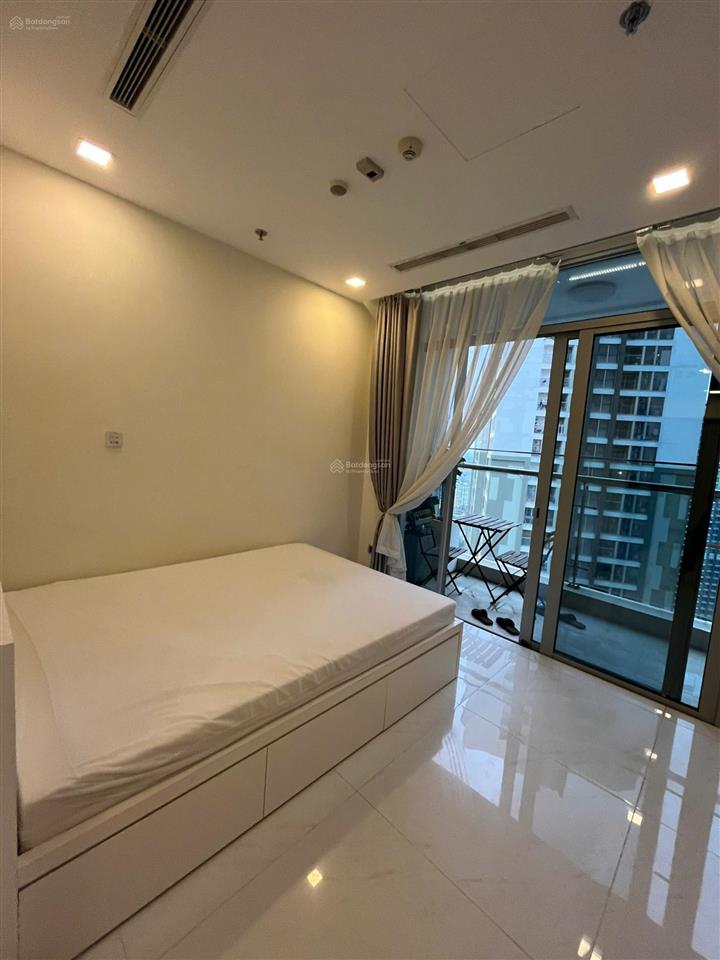 Cho thuê căn hộ vinhomes central park. dt 37m2, officetel, 1wc. giá 17tr/th.  0365 695 ***