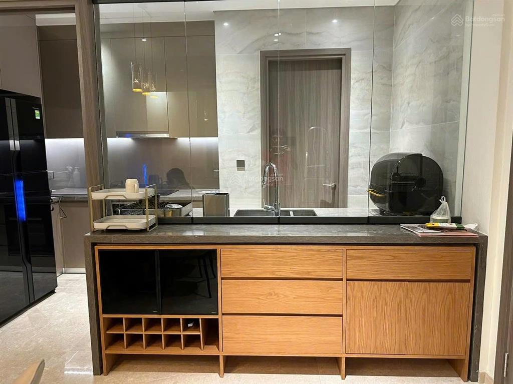 Cho thuê gấp căn hộ gold view. dt 100m2, 3pn, 2wc. giá 22tr/th, nhà đẹp.  0365 695 ***