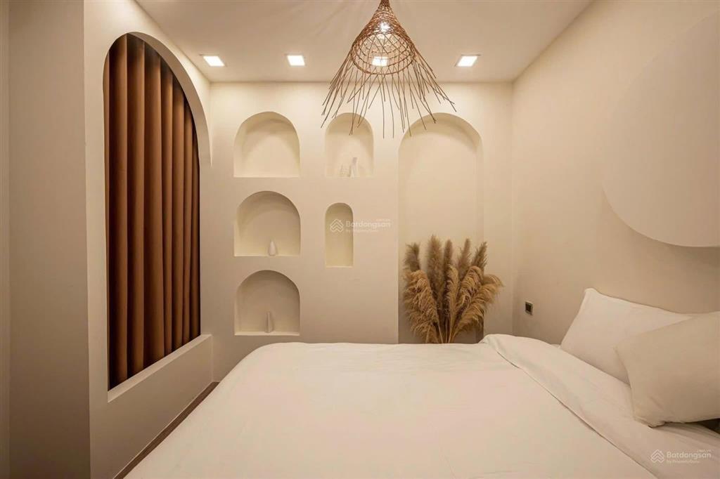 Cần cho thuê gấp căn hộ the prince. dt 140m2, 3pn, 2wc. giá 33tr/th.  0365 695 ***