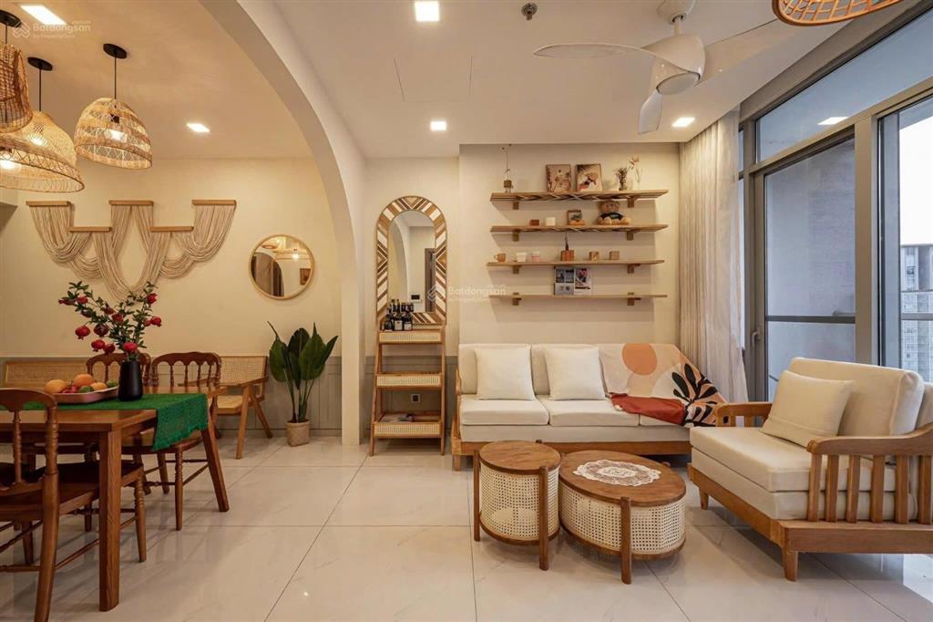 Cần cho thuê gấp căn hộ the prince. dt 140m2, 3pn, 2wc. giá 33tr/th.  0365 695 ***