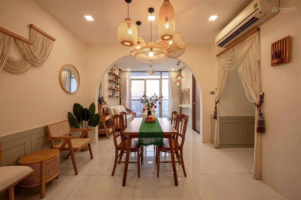 Cần cho thuê gấp căn hộ the prince. dt 140m2, 3pn, 2wc. giá 33tr/th.  0365 695 ***